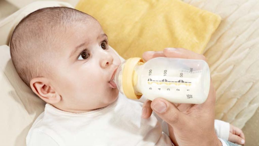 Sữa công thức cho trẻ sơ sinh