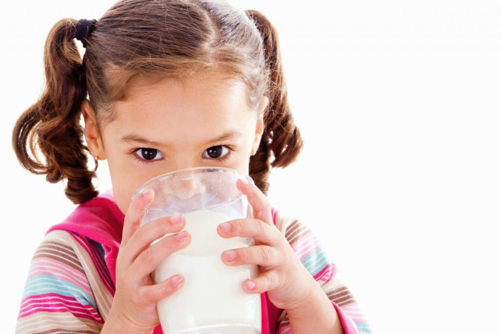 Uống sữa có giúp tăng sức đề kháng cho trẻ 